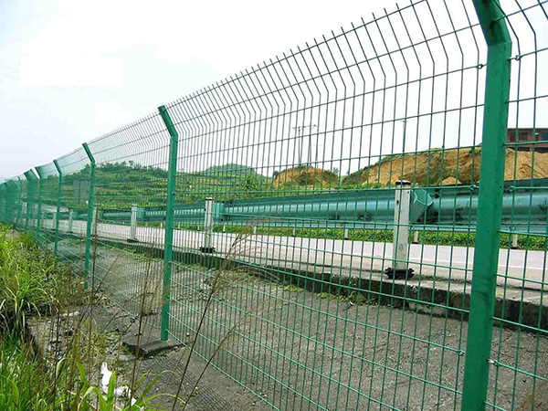 湖南高速公路護(hù)欄網(wǎng)圖片3