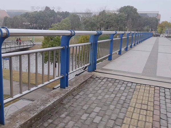 海南不銹鋼橋梁護欄圖片4